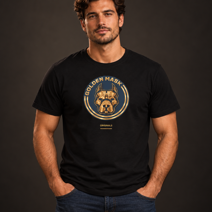 T-shirt Golden Mask ORIGINALS noir porté, emblème doré visible sur la poitrine