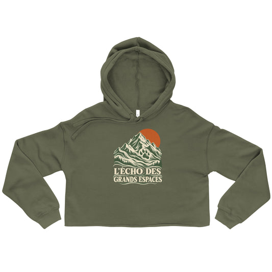 Sweat femme court vert militaire L’écho des grands espaces Golden Mask Wear, dessin de montagnes, sapins et soleil orange sur le devant